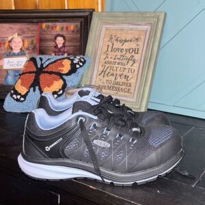 Like 🆕 without tags Keen Black and Blue Utility Sneakers